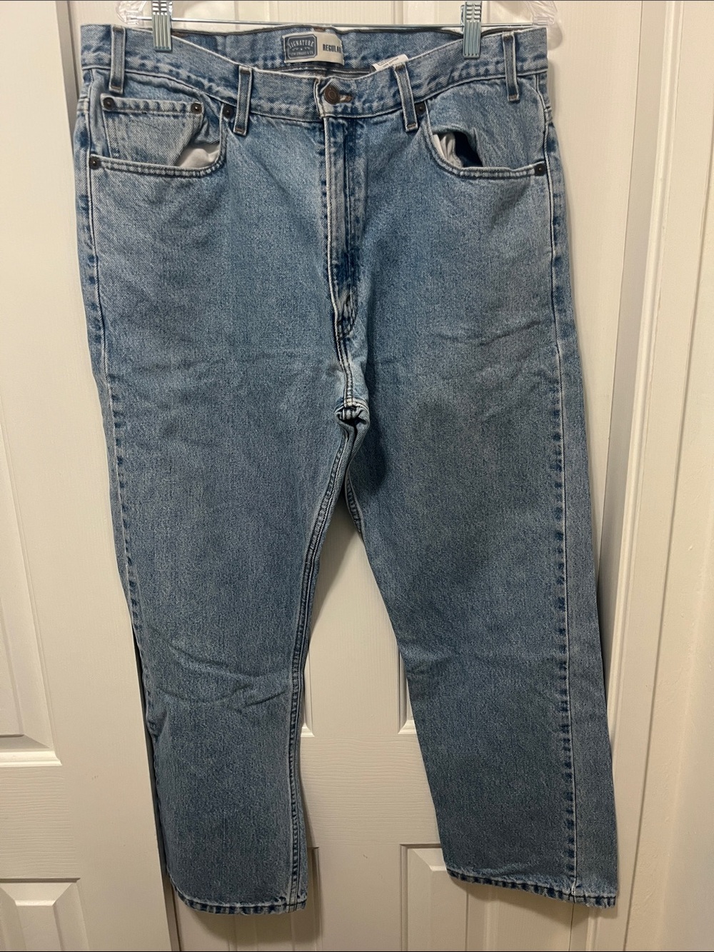 Levi's Men's Light Blue Relaxed Jeans